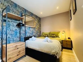 Station House - Platform 2 - 3 Bedrooms - Sleeps 6 - Image 2