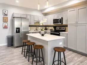 Modern 2BR | Walk to VRE Train | 40 Min to DC - Image 3