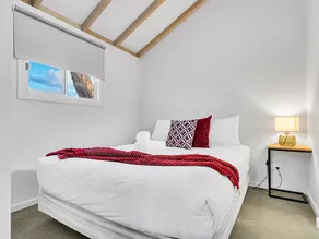 1 Bedroom Cabin - Image 2