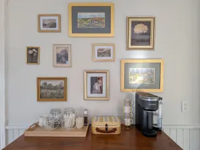 Checkerboard Guesthouse - Image 5