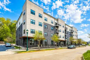 Downtown Chatt Condo walkable w/ balcony & pool - Image 3