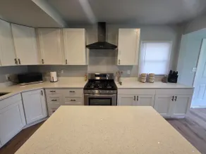 2 Bedroom w/ King Suite, Large Space, Pet Friendly - Image 4
