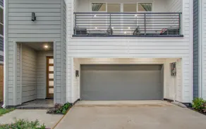 Luxury Townhouse in Houston - Image 3