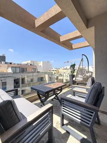 Azura 3BR with Jacuzzi Rooftop and BBQ - Image 2