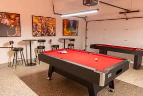 Stay at Golden Hour, Pool, Hot Tub, Sleeps 10 or more - Image 5