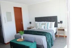 Modern studio with beach view / Pasos Cavancha - Image 3