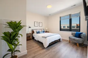 Peaceful ! Free Parking ! 30 min to MetLife ! - Image 3