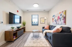 Peaceful ! Free Parking ! 30 min to MetLife ! - Image 2