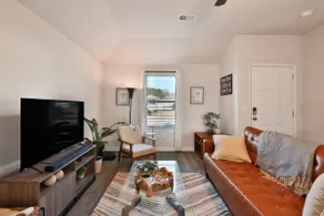 Cozy and Stylish Home - Image 4