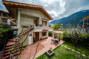 Hotel La Kailasha Cottage - Image 5