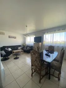 Cozy apartment with private pool and terrace - Image 3