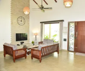 Luxurious 4 Bedroom Villa in Chikmagalur - Image 3