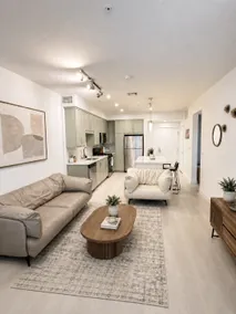 Modern Apartment with gorgeous Views - Image 2