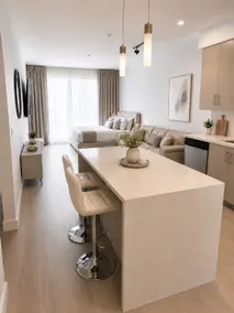 Modern Apartment with gorgeous Views - Image 3