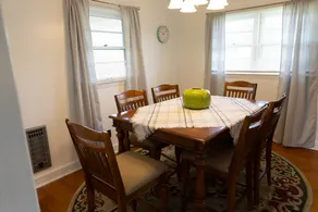 Spacious Stay for Race Fans / Family Friendly - Image 3