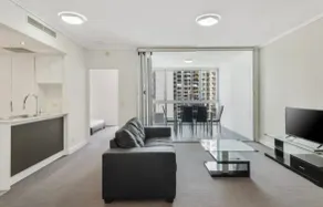 Spacious unit CBD pool sauna gym - Image 2