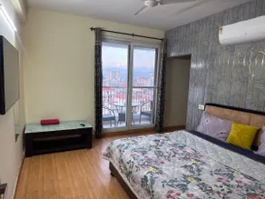 Luxe 3BHK with Panoramic Views - Image 3