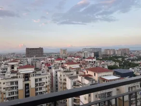 Luxe 3BHK with Panoramic Views - Image 5
