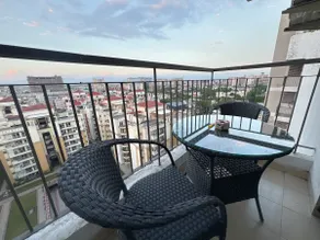 Luxe 3BHK with Panoramic Views - Image 2