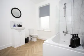 Vacant Nests The Ropery 4BR Seafront - Image 4