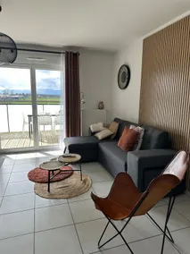 70 m² one-bedroom apartment, overlooking the Jura, lake, and mountains - Image 4