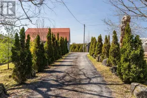 Cozy Country Style Home with Nature Trails - Image 2
