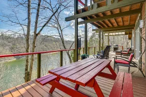 Fun w/ Family! Lakefront Gem in Jamestown - Image 2