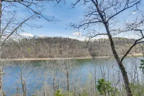 Fun w/ Family! Lakefront Gem in Jamestown - Image 3