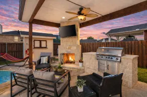 3/2 Cozy Home near UNT & TWU-Pool, BBQ, Gym, Games - Image 2