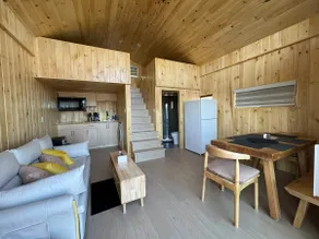 Beach Cabin - Image 4