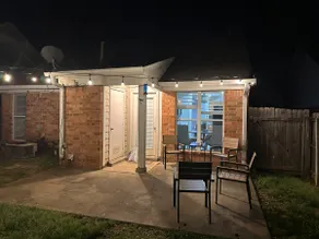 Livie’s Bungalow - Image 3