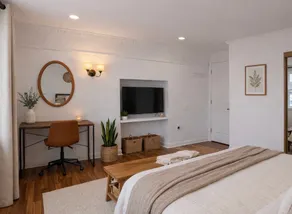 The Perch | King Bed, City Views @ Pittsburgh - Image 2
