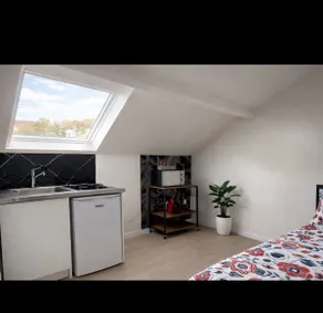 Cozy studio near Paris - Image 4