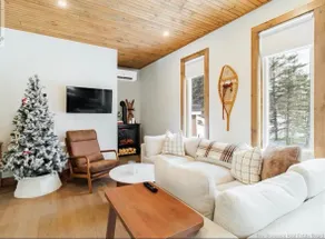 Cozy chalet 2 minutes from Crabbe ski hill! - Image 2