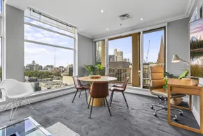 Bright, Luxury Penthouse with Amazing Views - Image 2