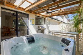 Hawks Nest Hideaway | Spa, BBQ, Bikes & Pool Table - Image 3