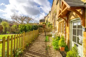 4 Crown Cottages - Image 2