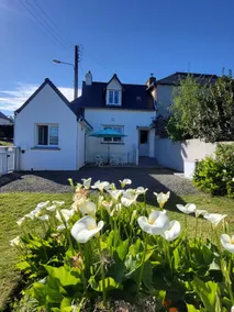 Seaside house, garden, parking, beaches within walking distance - Image 2