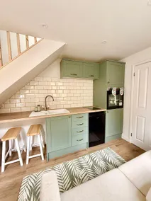 Modern Cotswolds Studio - Image 2