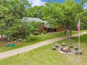 Trophy Timber Lodge | 90 Acres | Sleeps 17 - Image 4