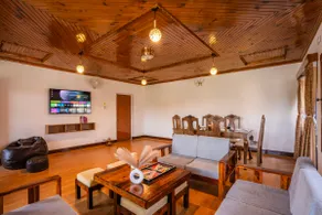 Blume House- 4BHK Holiday Home with Kitchen & Garden - Image 5