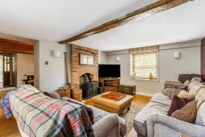 Stunning Yew Tree Cottage - Image 4