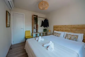 Bright, renovated apartment close to Camp Nou - Image 5