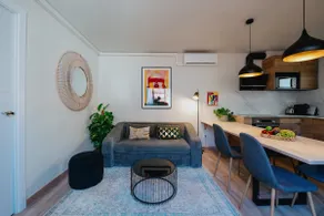 Bright, renovated apartment close to Camp Nou - Image 2