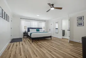 The Funky Float, Stylish Stay Near Downtown Mobile - Image 3