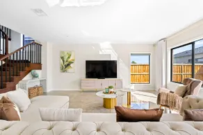 Stunning Park-fronted House Gym&Heated Pool/Spa - Image 3