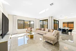 Stunning Park-fronted House Gym&Heated Pool/Spa - Image 2