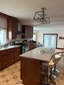 House with In-law Suite in Port Colborne - Image 3