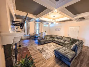 Modern 3 BR Near York - Sleeps 8 - Renovated - Image 1