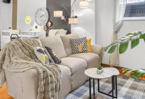 Bright & Cozy 2BR Stay in Toronto Near Transit - Image 2
